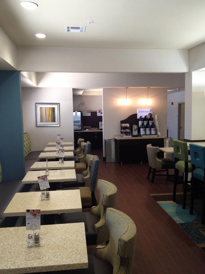 Holiday Inn Express Montgomery East I-85 By Ihg Exteriér fotografie
